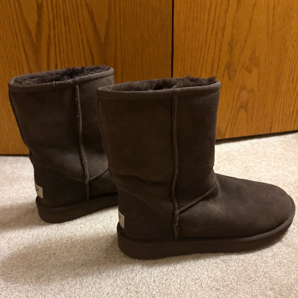UGG Classic Short, Chocolate Brown
